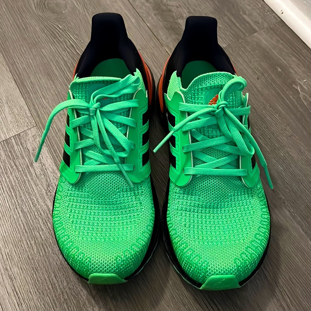 Ultraboost 20J Running Shows